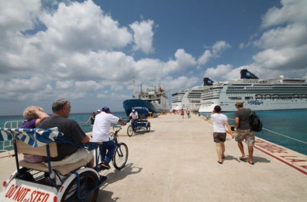 apiqroo-hoteles-flotantes-1-1024×675